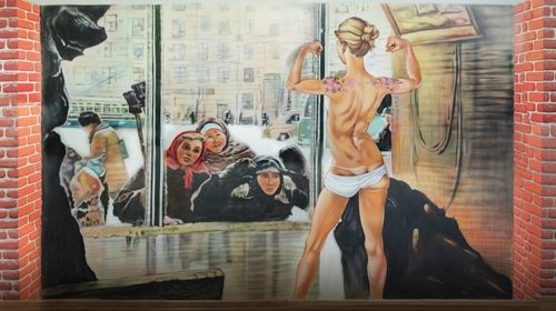 Рисунок на стене девушка в спорт зале 