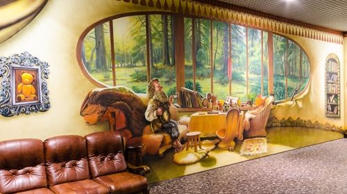Аэрография на стенах в детской «Party-room»
